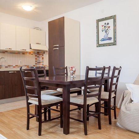 Apartments Leut 80M From The Sea Podgora Esterno foto