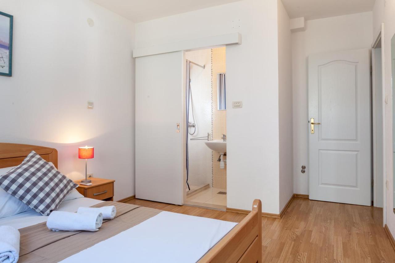 Apartments Leut 80M From The Sea Podgora Camera foto