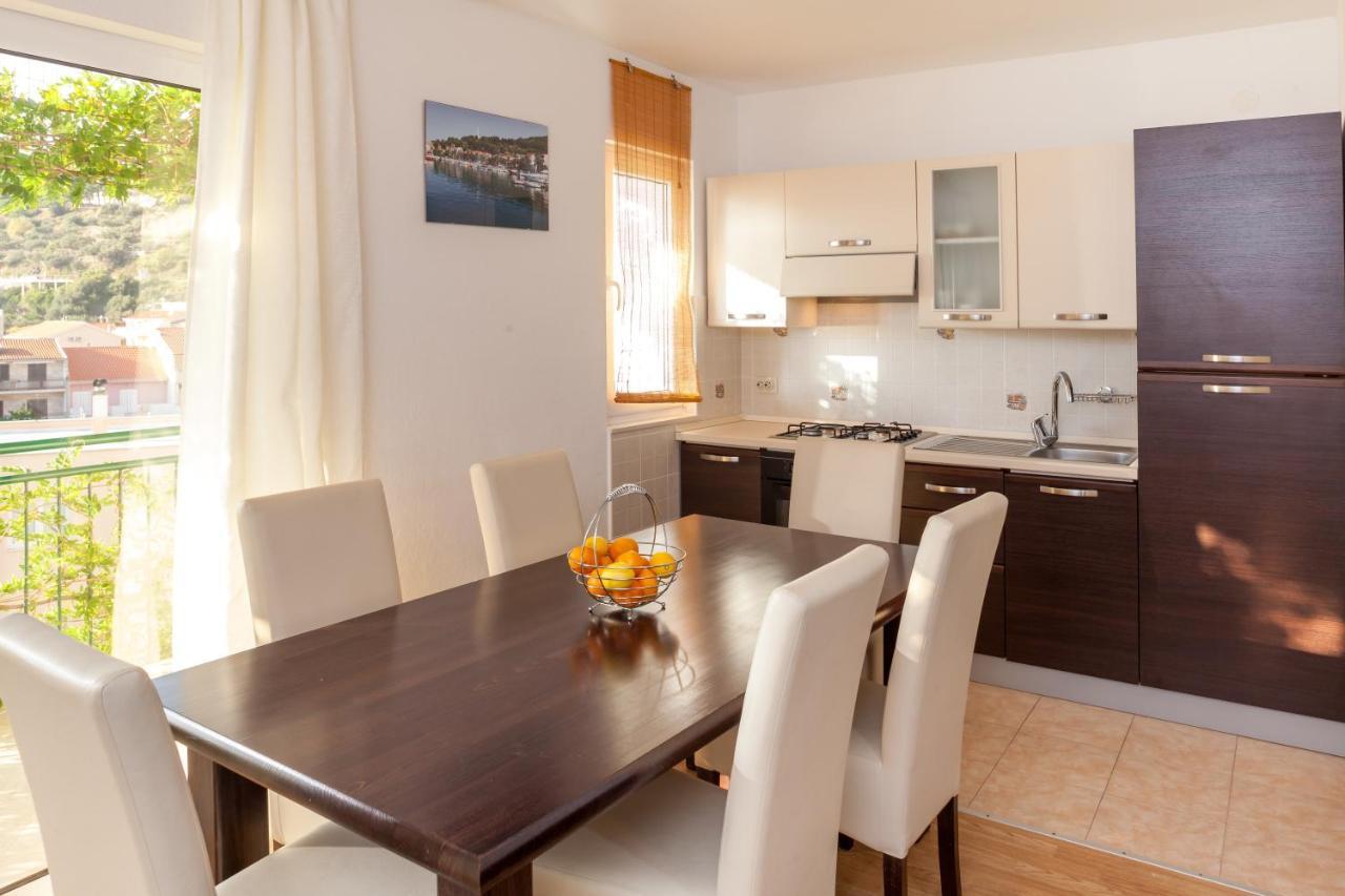 Apartments Leut 80M From The Sea Podgora Camera foto