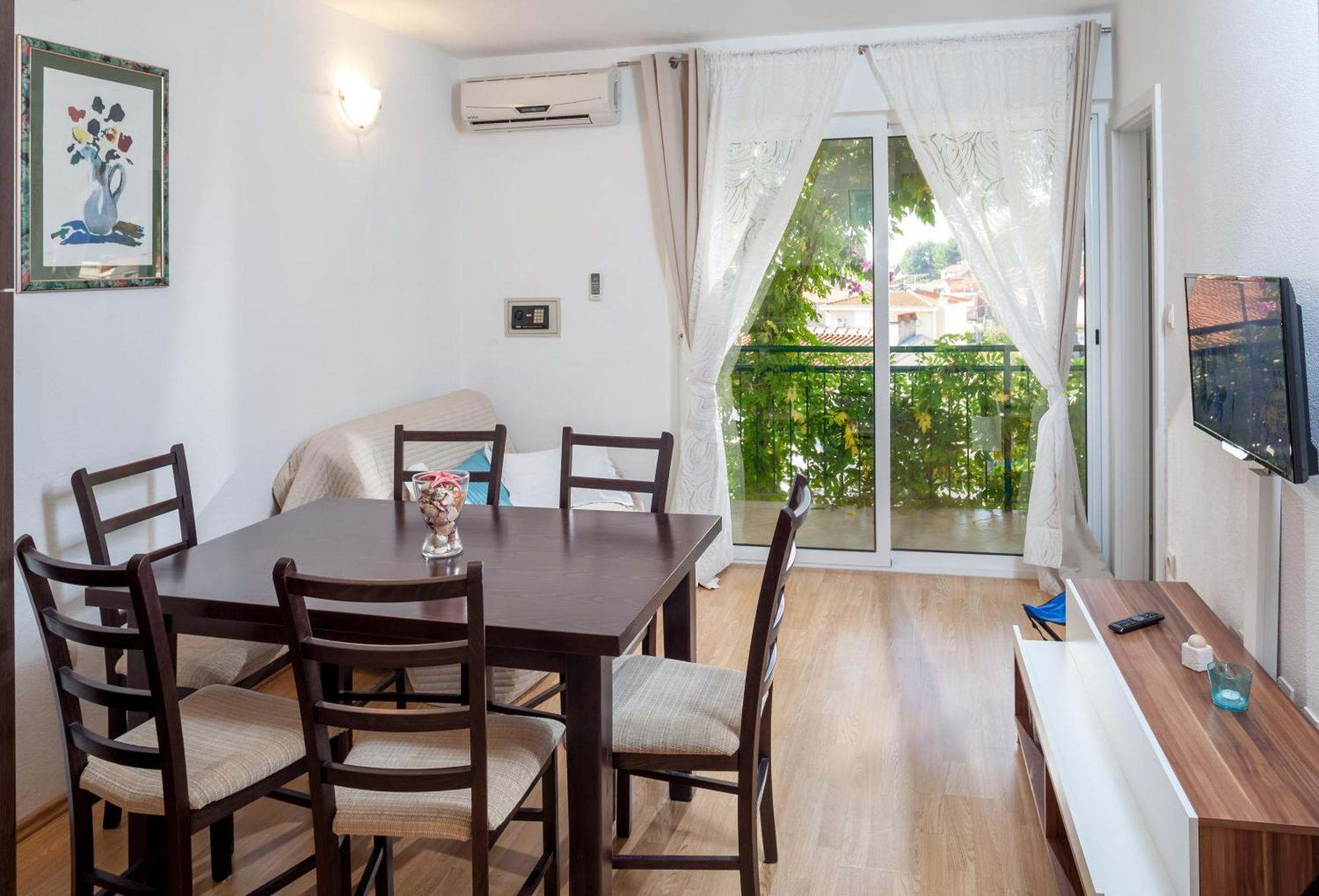 Apartments Leut 80M From The Sea Podgora Esterno foto